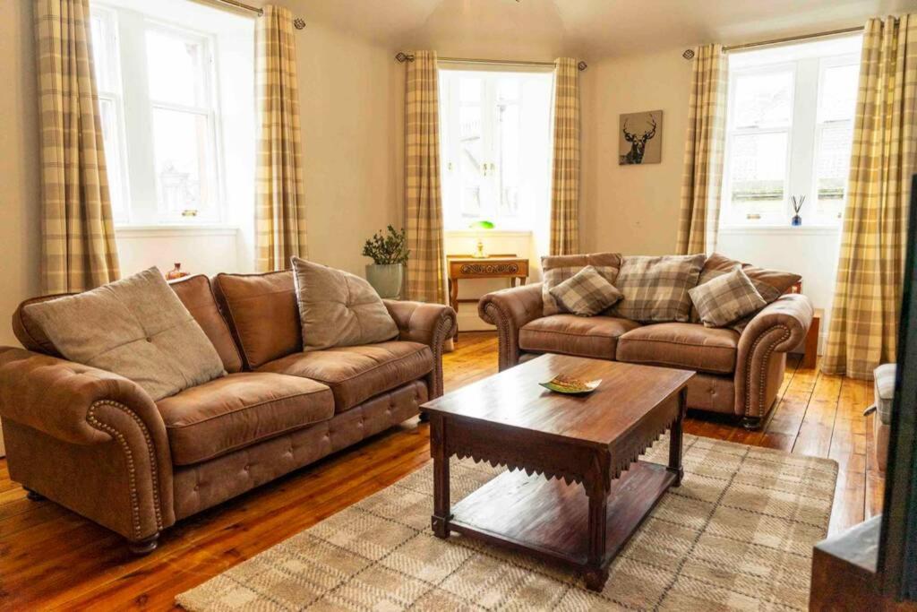 אינברנס Spacious City Centre Apartment Full Of Character מראה חיצוני תמונה
