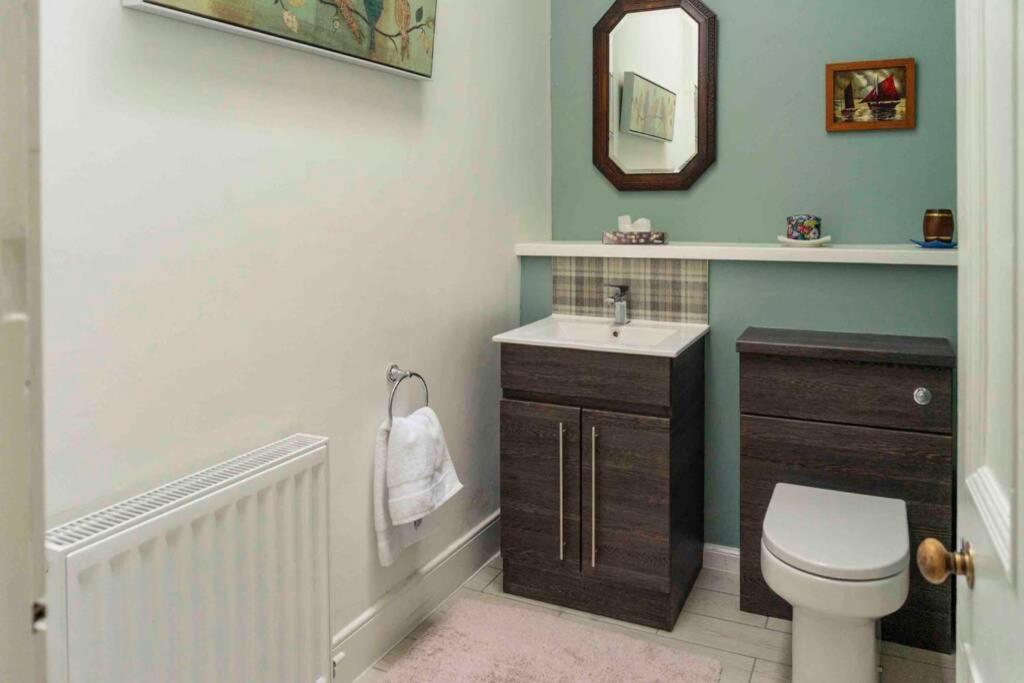 אינברנס Spacious City Centre Apartment Full Of Character מראה חיצוני תמונה