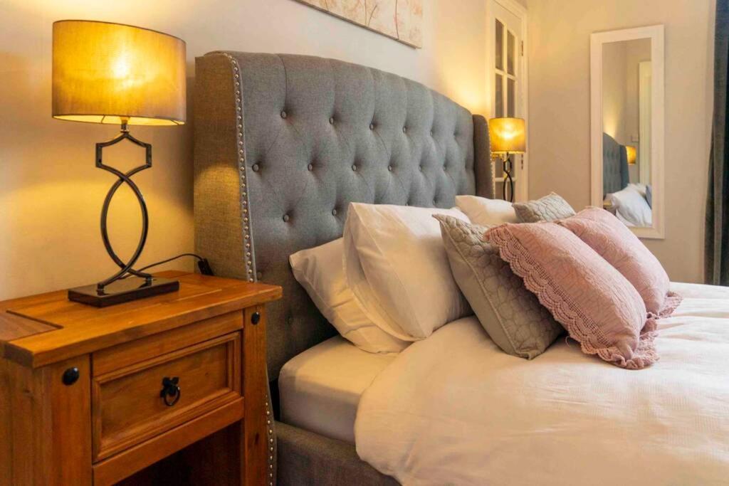 אינברנס Spacious City Centre Apartment Full Of Character מראה חיצוני תמונה